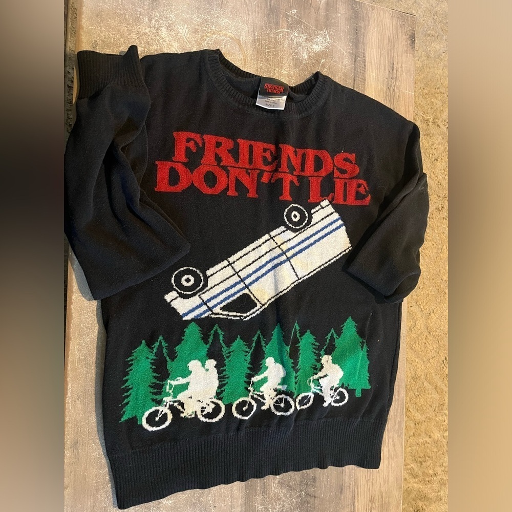 Stranger Things ‘Friends Don’t Lie’ Black Netflix Sweater Small